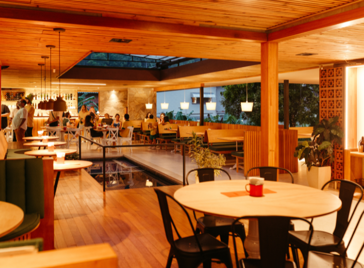 Inomhus på en snabbmatsrestaurang