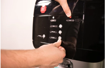SE - Cafitesse Excellence Compact Black - weekly cleaning- step guide - step 1