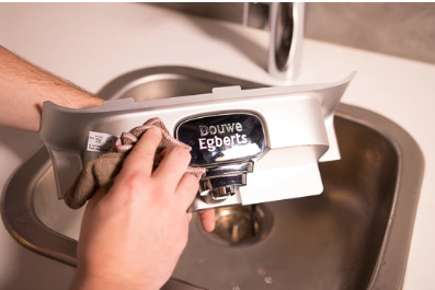 SE - Cafitesse Excellence Compact Black - weekly cleaning- step guide - step 9